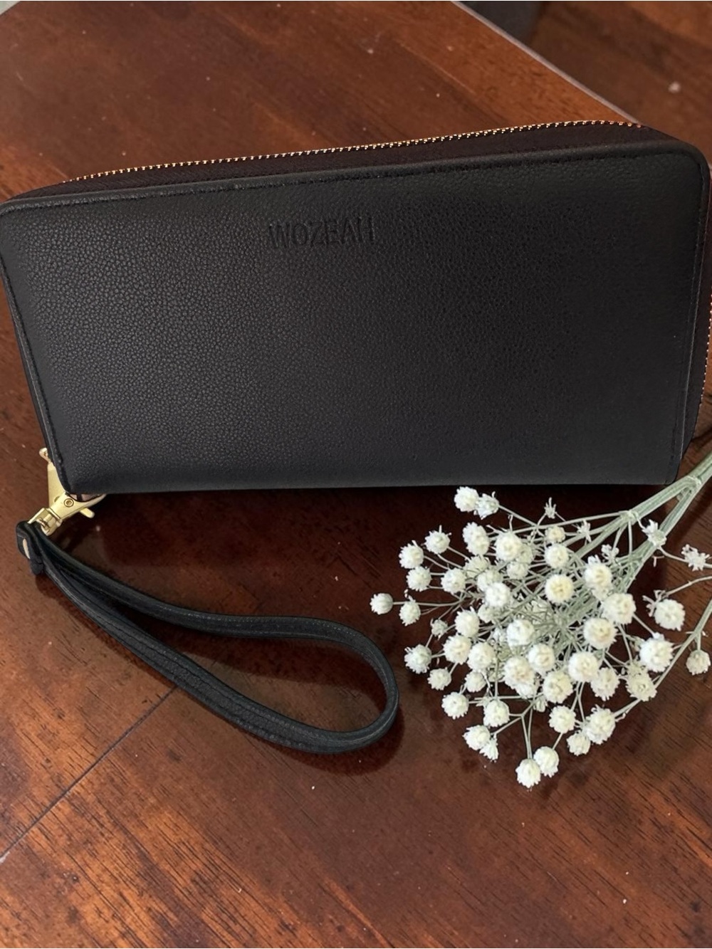 Wazeah Pebbled Black Leather NWOT Zip-Around Wristlet Clutch RFID Blocking
